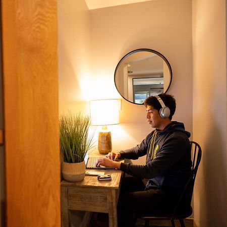Alpenglow Lodge Bear Wonder One Bedroom By Mva Whistler Esterno foto